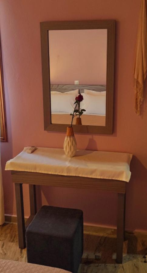 Artaki Beach Comfy Apartment โคโรนิ ภายนอก รูปภาพ