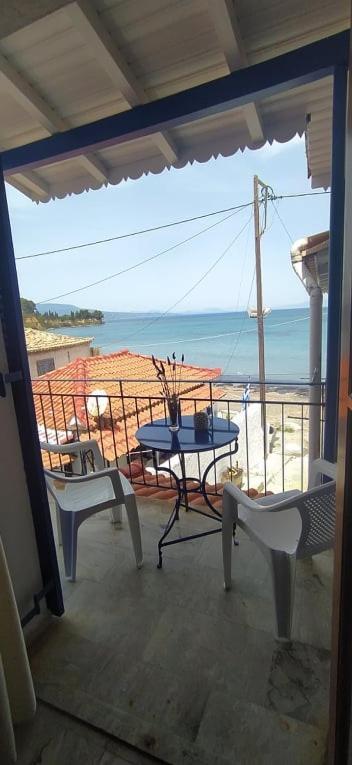 Artaki Beach Comfy Apartment โคโรนิ ภายนอก รูปภาพ